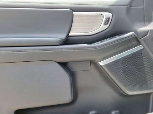 Used 2025 Ford Expedition Max Platinum AWD/4WD image 18