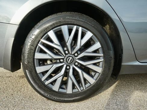 Used 2023 Nissan Altima 2.5 SV w/ SV Premium Package image 31