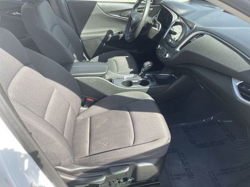 Used 2024 Chevrolet Malibu LT image 17