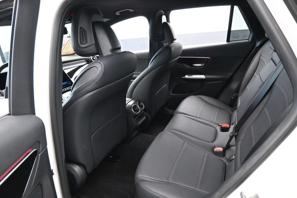 Used 2026 Mercedes-Benz GLC 300 image 35