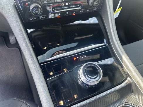 New 2026 Jeep Grand Cherokee Laredo X AWD/4WD image 32