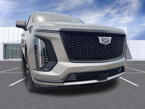 Certified 2025 Cadillac Escalade ESV Sport Platinum w/ LPO, ONYX Package AWD/4WD image 8