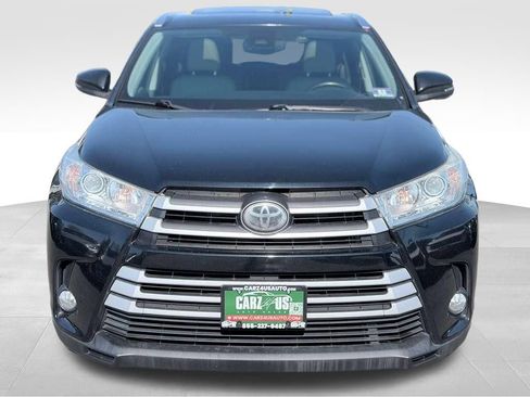 Used 2019 Toyota Highlander XLE AWD/4WD image 2