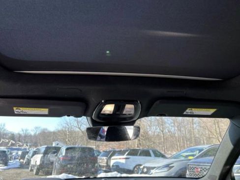 Used 2023 Volvo XC40 Recharge Ultimate image 7