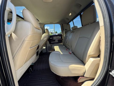 Used 2015 RAM 1500 Laramie w/ Convenience Group AWD/4WD image 9