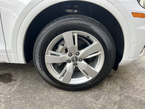 Used 2019 Audi Q5 Prestige w/ Prestige Package image 34