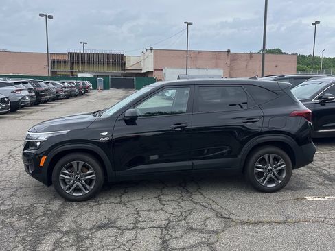 Used 2023 Kia Seltos LX AWD/4WD image 14
