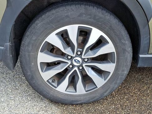 Used 2023 Subaru Outback Touring AWD/4WD image 6