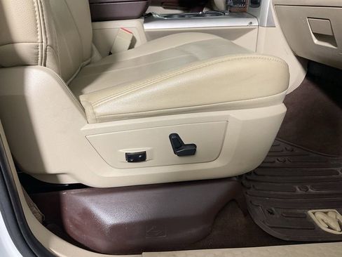Used 2018 RAM 1500 Laramie w/ Convenience Group AWD/4WD image 38