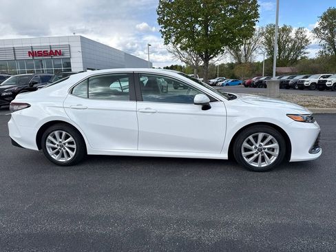 Used 2022 Toyota Camry LE w/ Carpet Mat Package (TMS) FWD image 13