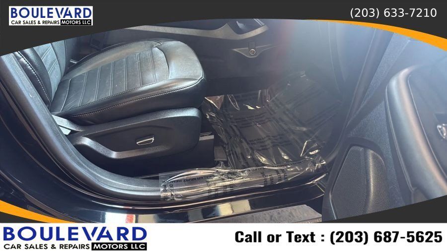 Used 2018 Ford Edge SEL w/ Equipment Group 201A AWD/4WD image 40