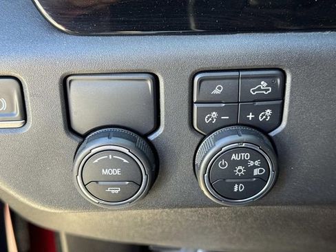 Used 2022 Chevrolet Silverado 1500 LTZ image 22