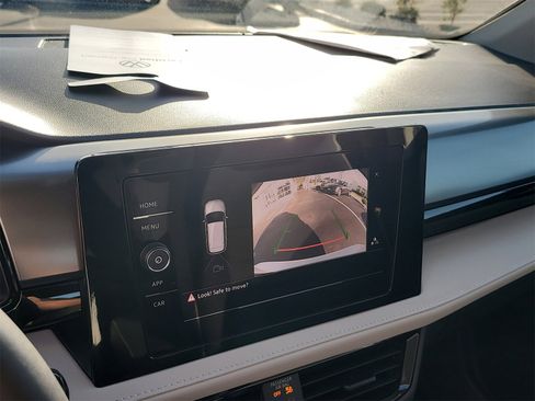 Certified 2025 Volkswagen Taos S image 22