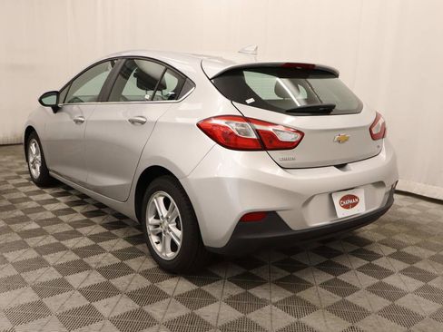 Used 2018 Chevrolet Cruze LT image 3