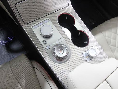 Certified 2025 Genesis GV80 3.5T Prestige AWD/4WD image 15