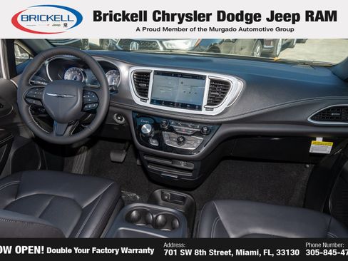 New 2026 Chrysler Pacifica Select w/ S Appearance Package image 18