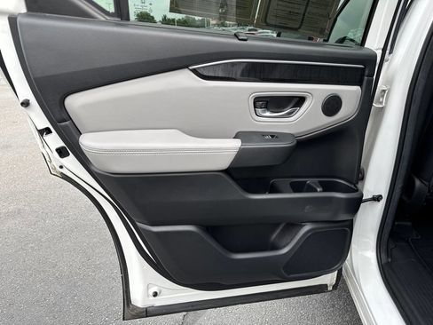 Certified 2024 Honda Pilot Elite image 36