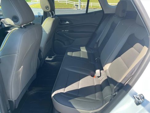 Used 2025 Chevrolet Trax ACTIV w/ Sunroof Package FWD image 29