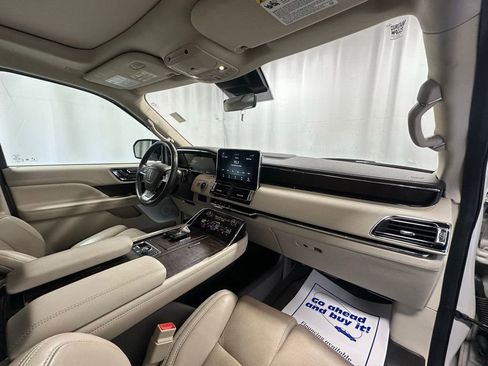 Used 2020 Lincoln Navigator Reserve w/ Luxury Package image 23
