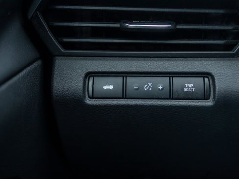 Used 2024 Nissan Altima 2.5 SR image 11