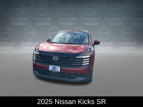 Used 2025 Nissan Kicks SR image 3