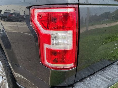 Used 2018 Ford F150 XLT w/ Equipment Group 302A Luxury AWD/4WD image 10