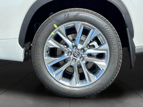 New 2026 Toyota Highlander Limited AWD/4WD image 31