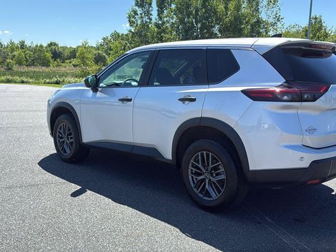 Used 2025 Nissan Rogue S AWD/4WD image 8