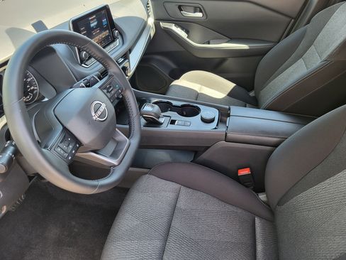 Used 2026 Nissan Rogue SV AWD/4WD image 12