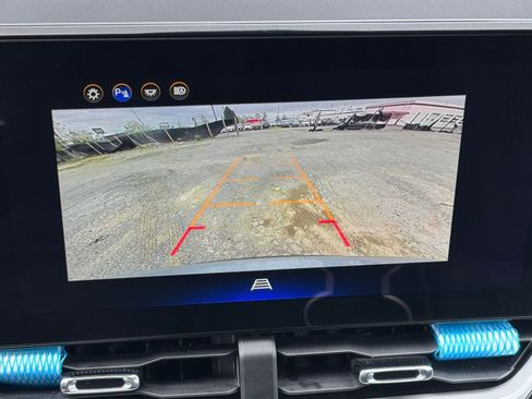 Used 2025 Chevrolet Equinox LT AWD/4WD image 23