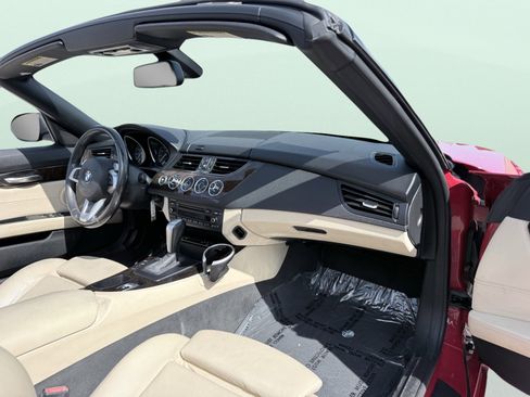 Used 2010 BMW Z4 sDrive30i w/ Premium Pkg image 38