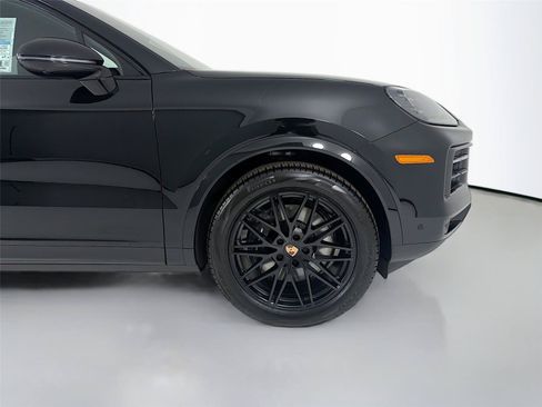 New 2026 Porsche Cayenne Coupe AWD/4WD image 29