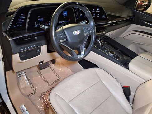 Used 2023 Cadillac Escalade Premium Luxury w/ LPO, Radiant Package AWD/4WD image 3