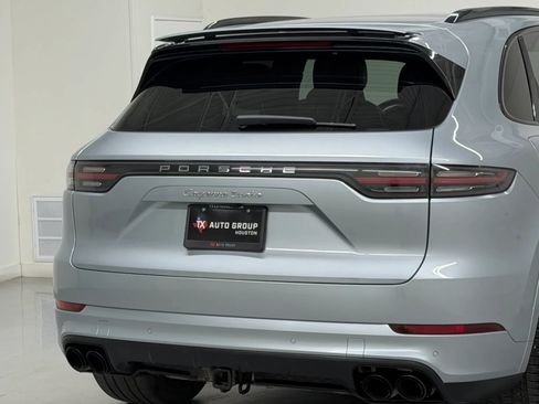 Used 2020 Porsche Cayenne Turbo AWD/4WD image 42