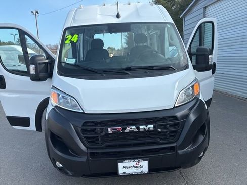 Used 2024 RAM ProMaster 2500 w/ Convenience Group image 10