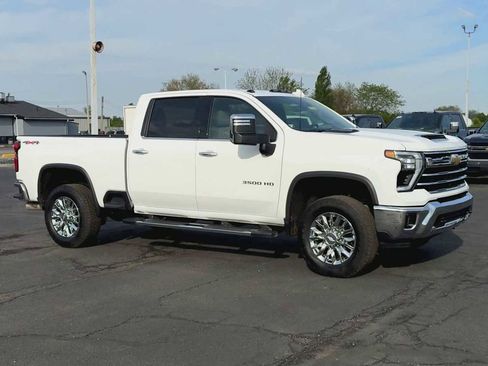 Certified 2025 Chevrolet Silverado 3500 LTZ w/ LTZ Convenience Package AWD/4WD image 2