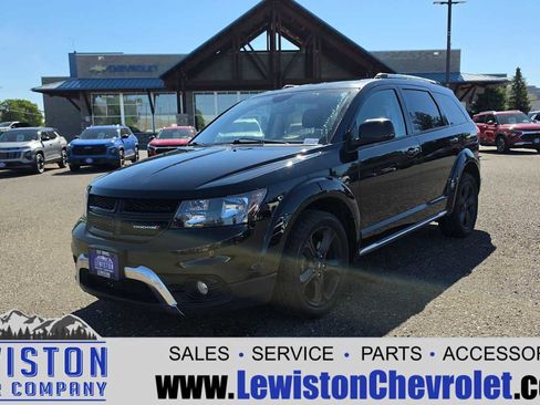 Used 2018 Dodge Journey Crossroad AWD/4WD image 1