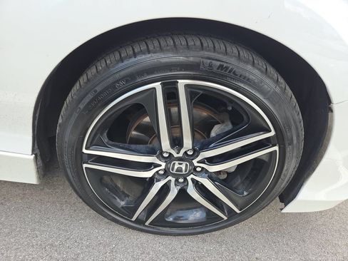Used 2016 Honda Accord Touring image 2