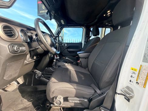 Used 2020 Jeep Gladiator Sport w/ Quick Order Package 24S AWD/4WD image 11