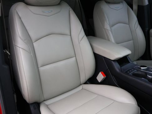 Used 2022 Cadillac XT4 Luxury image 21