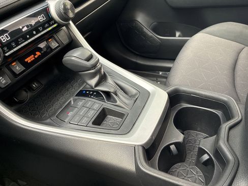 Used 2019 Toyota RAV4 XLE AWD/4WD image 21