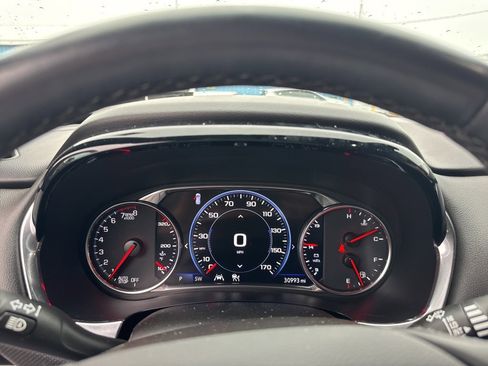 Used 2023 Chevrolet Traverse Premier image 37