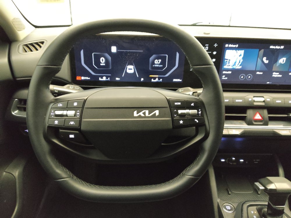 Used 2025 Kia K4 EX FWD image 22