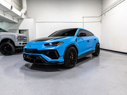 Used 2023 Lamborghini Urus Performante AWD/4WD image 3