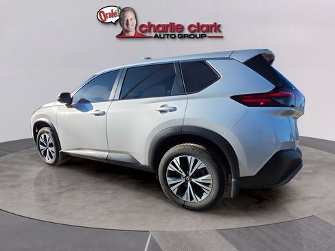 Used 2023 Nissan Rogue SV FWD image 4