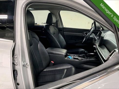 Used 2025 Kia Sorento S w/ Panoramic Sunroof Package FWD image 9