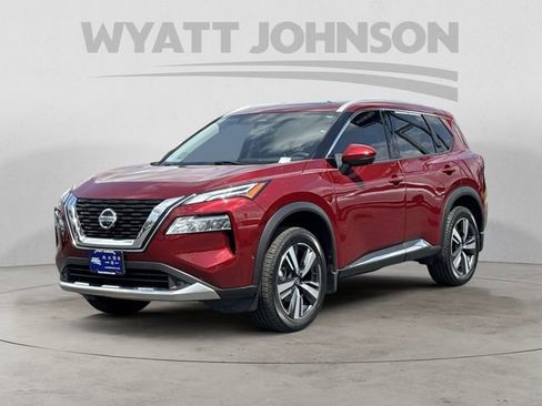Used 2021 Nissan Rogue Platinum FWD image 1