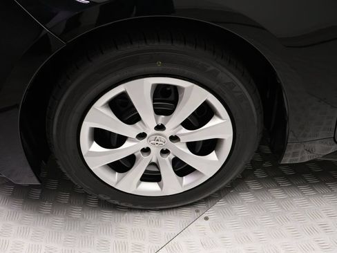 Used 2024 Toyota Corolla LE FWD image 4