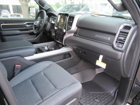 New 2026 RAM 1500 Big Horn AWD/4WD image 11