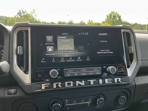 Used 2025 Nissan Frontier SV RWD image 20